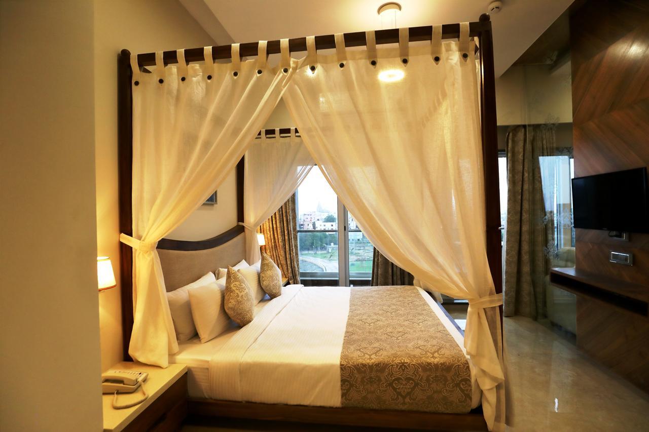 Vits Devbhumi, Dwarka Hotel Exterior photo